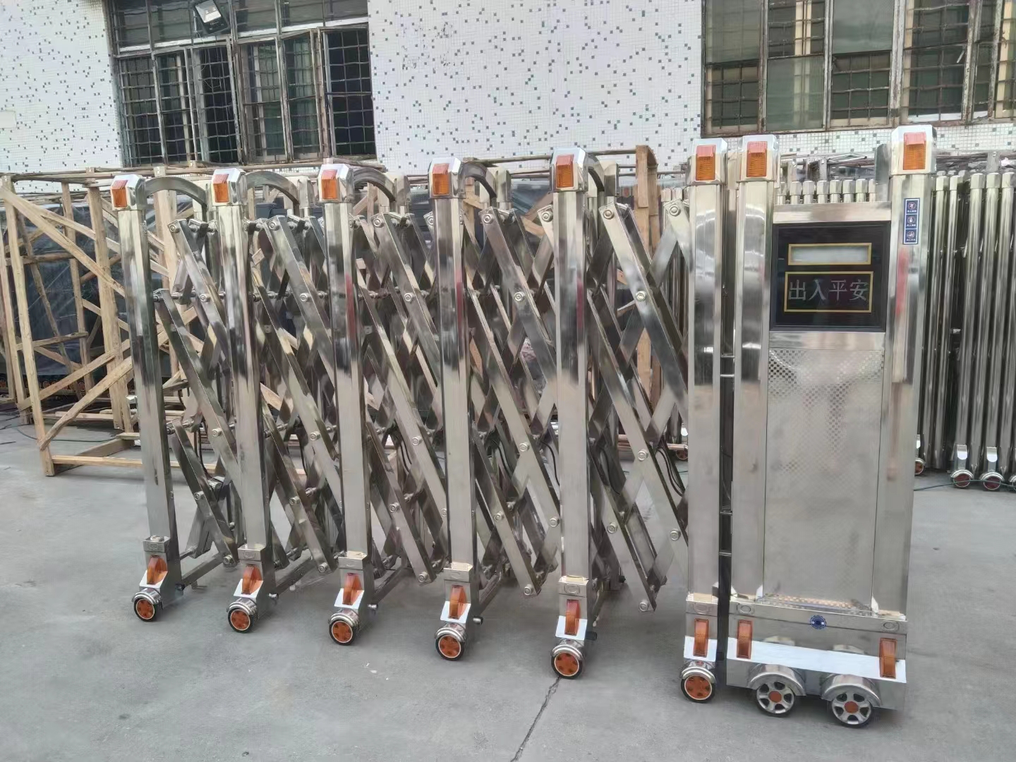 不銹鋼電動伸縮門