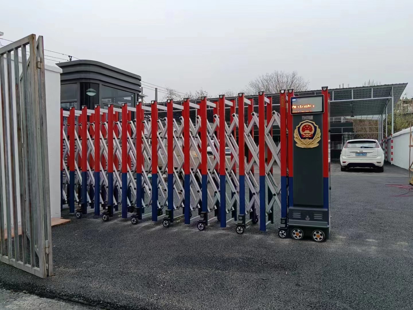 鋁合金電動伸縮門